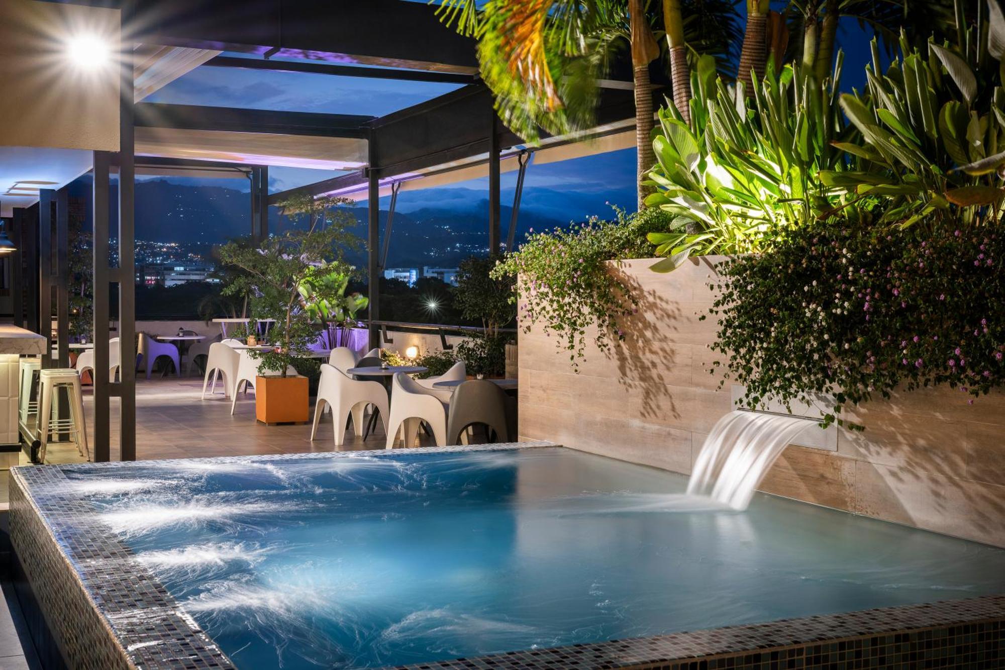 Hotel Hilton Garden Ciudad Jardin Cali