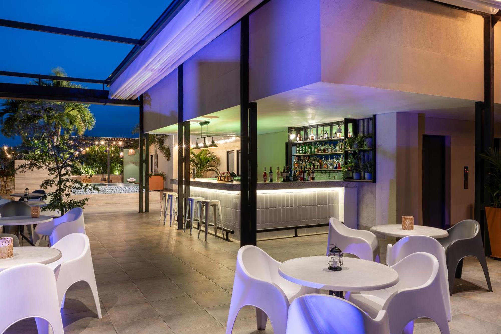 Hilton Garden Ciudad Jardin 4* Cali