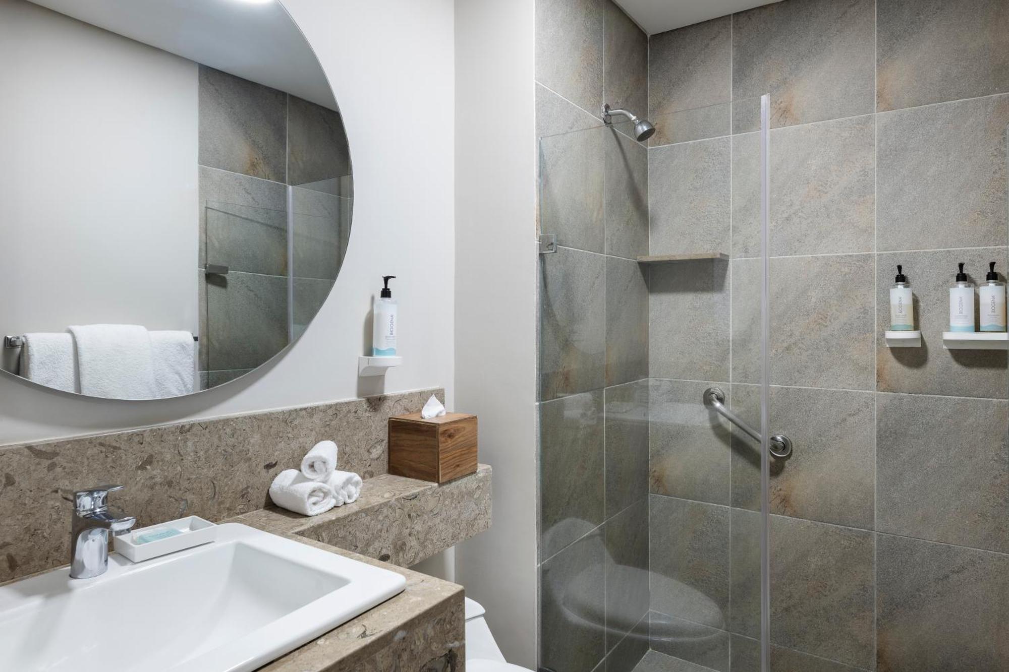 Hotel Hilton Garden Ciudad Jardin 4*