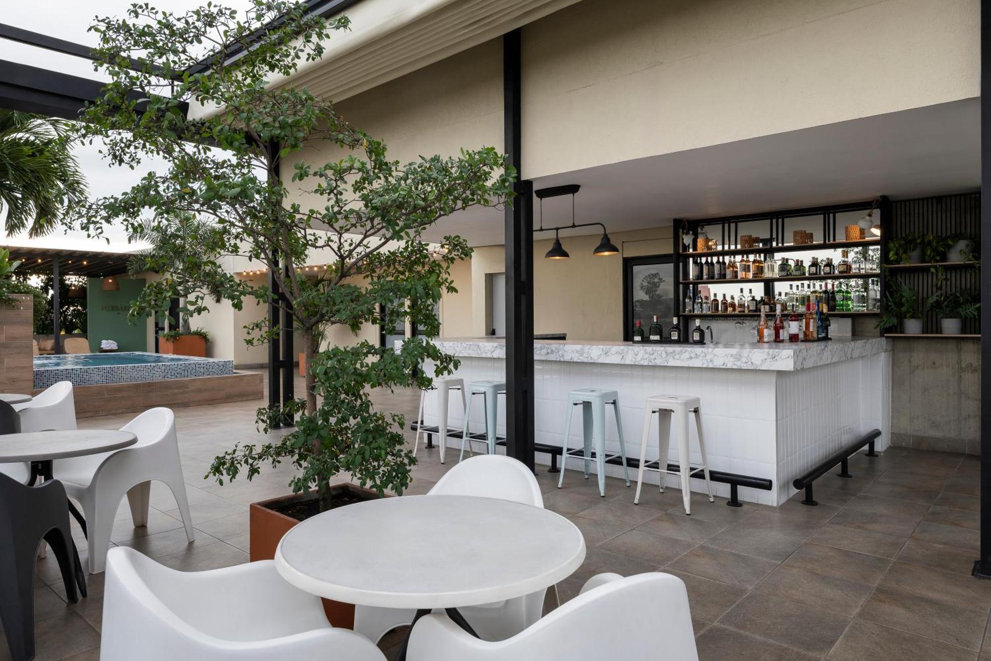 Hilton Garden Ciudad Jardin Hotel Cali