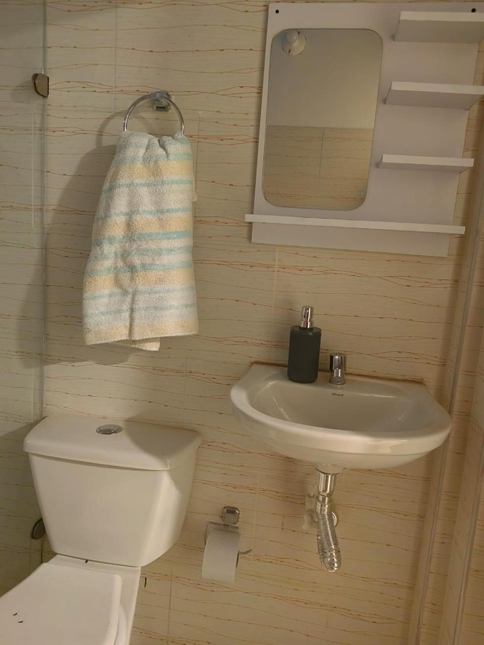 Habitación en casa particular Cerca A Todo Cali