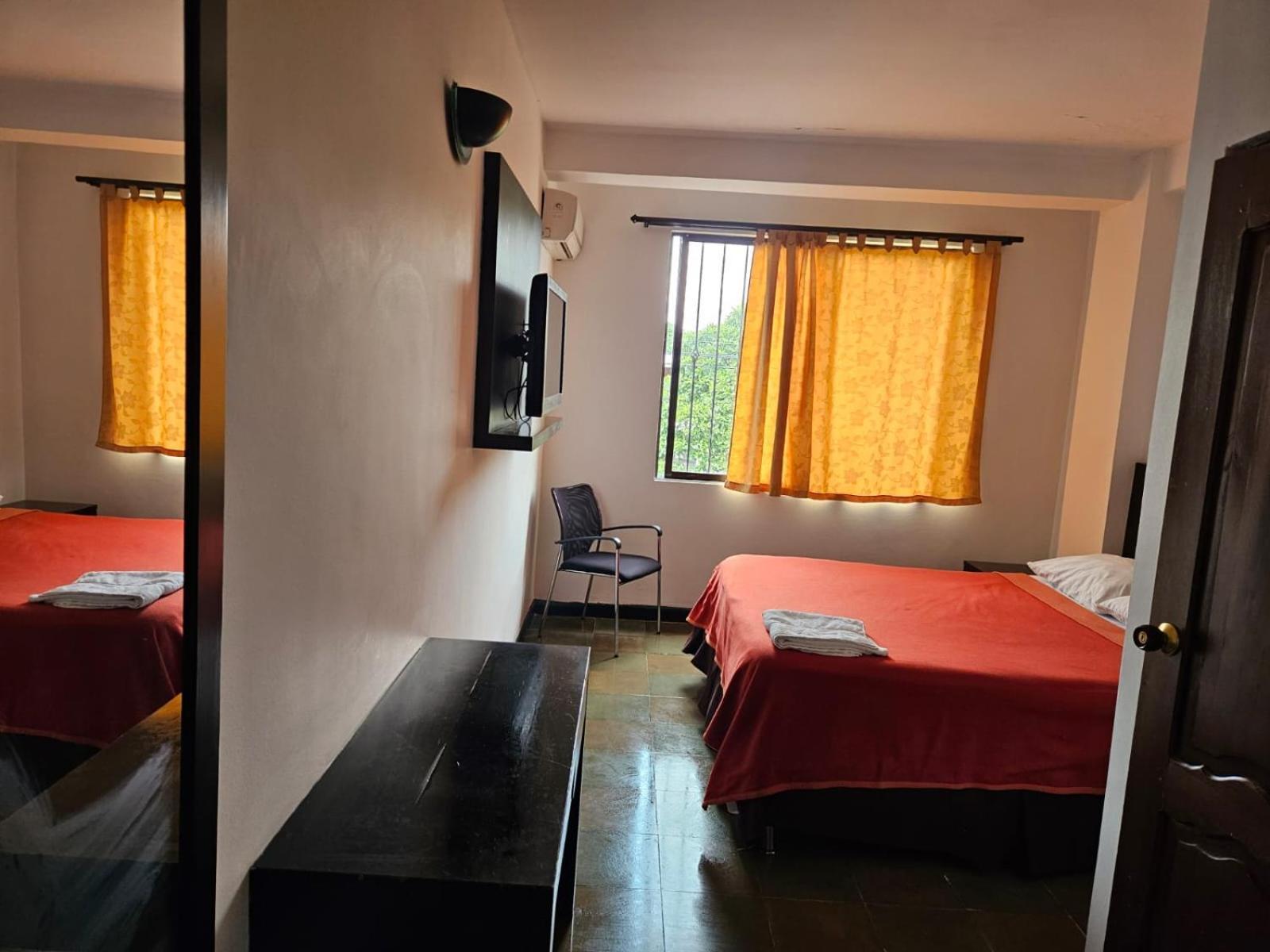 Hotel Champagnat Cali