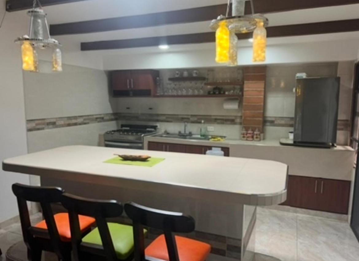 Habitación en casa particular El Rio Cali