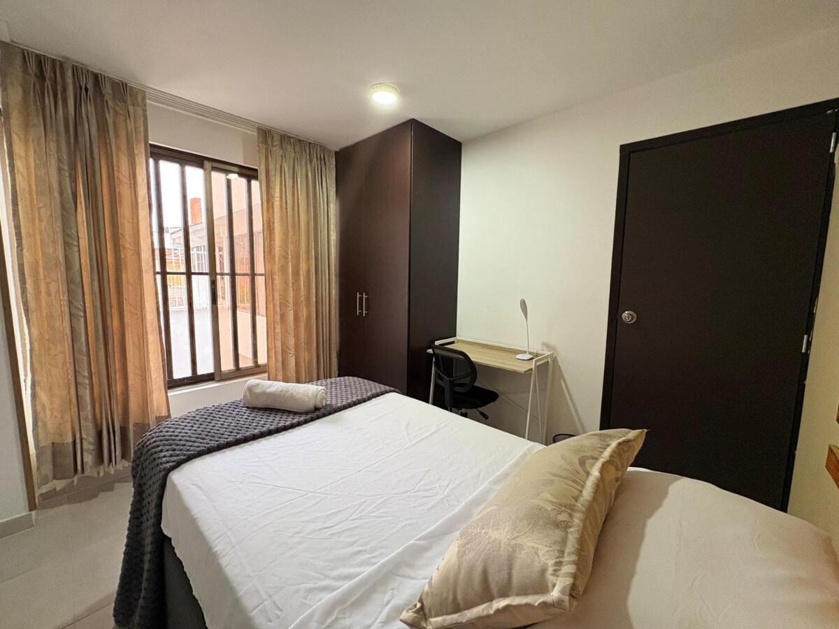 En Ciudad Jardin, Cerca A Holguines, Unicentro Y Club Campestre *
