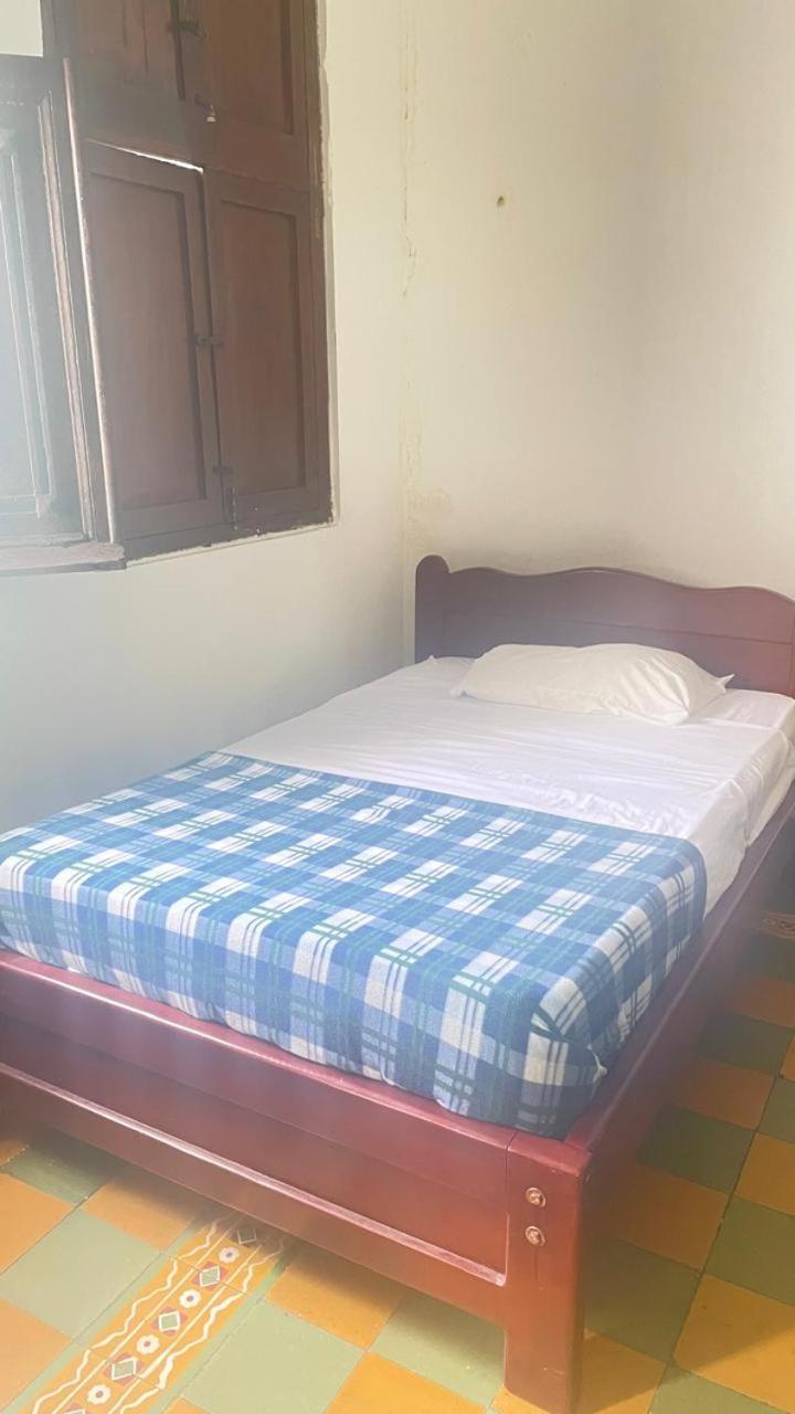 Sandalio Hostal *