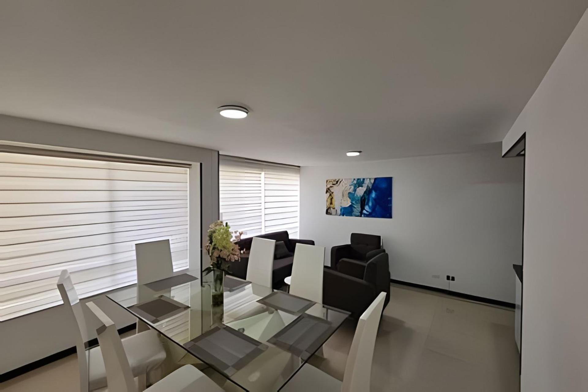 Apartamento Edificio Santa Catalina Cerca Zona Comercial *