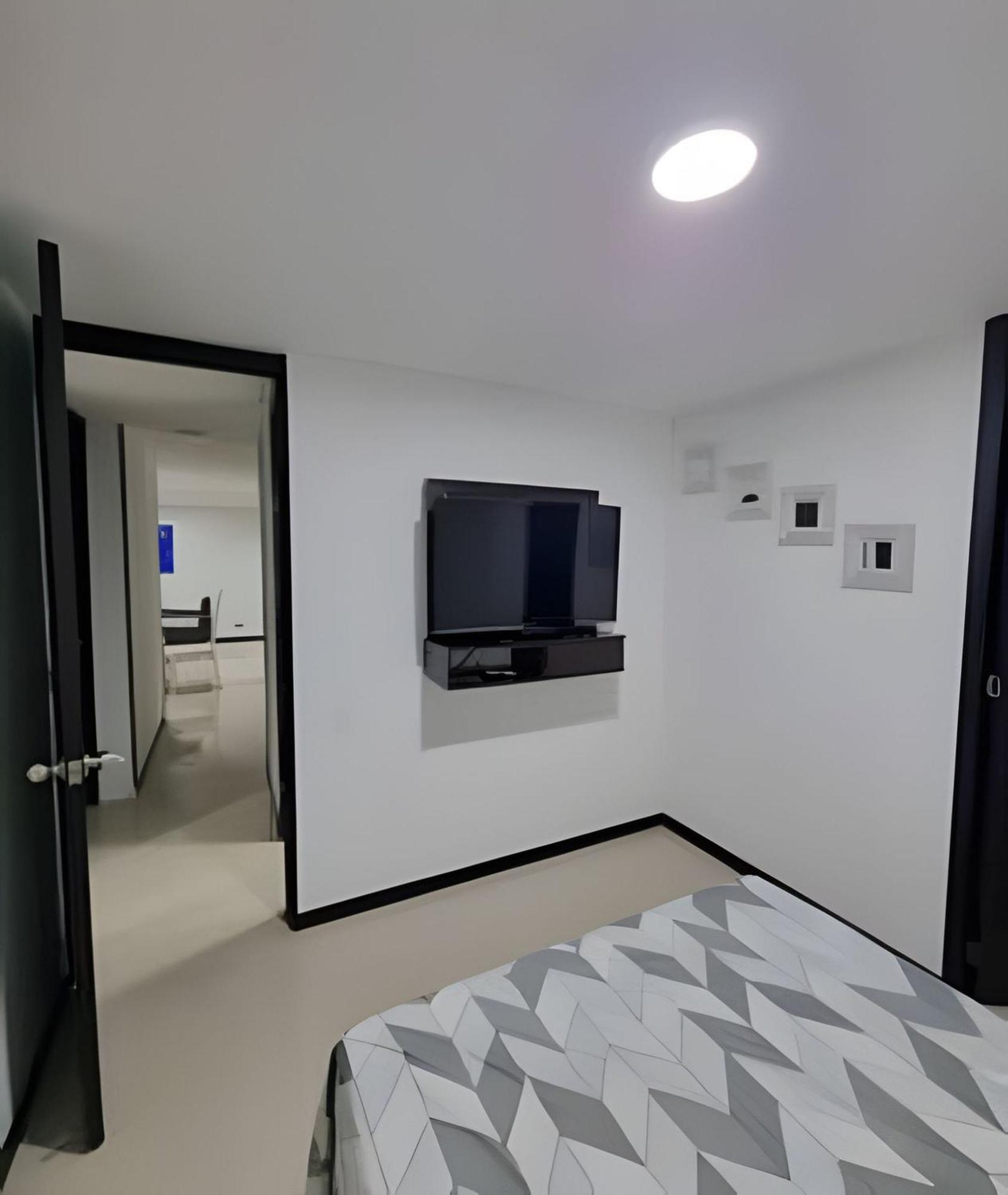 Apartamento Edificio Santa Catalina Cerca Zona Comercial *