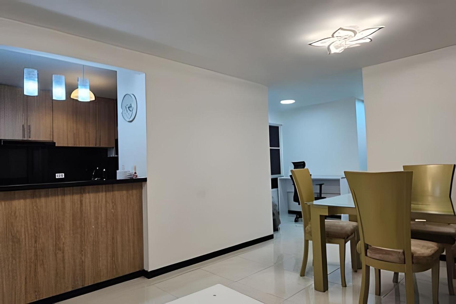 Edificio Santa Catalina Cerca Zona Comercial Apartamento