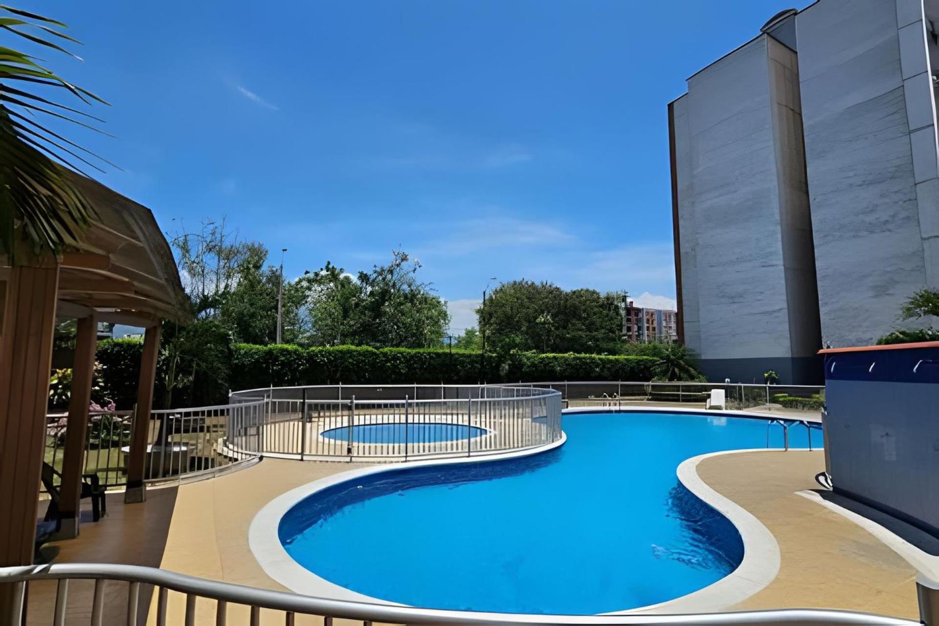 Edificio Santa Catalina Cerca Zona Comercial