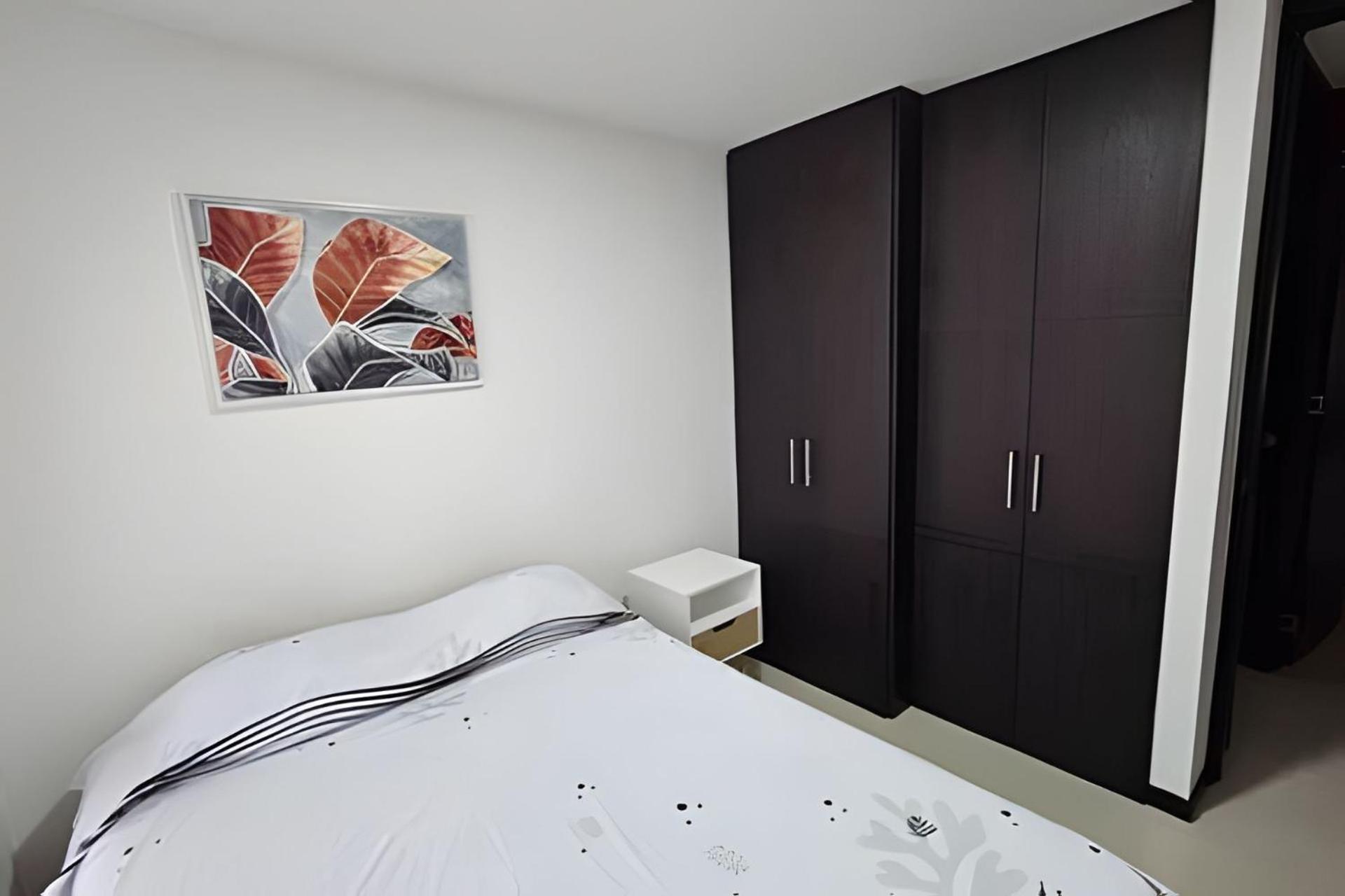 Apartamento Edificio Santa Catalina Cerca Zona Comercial *