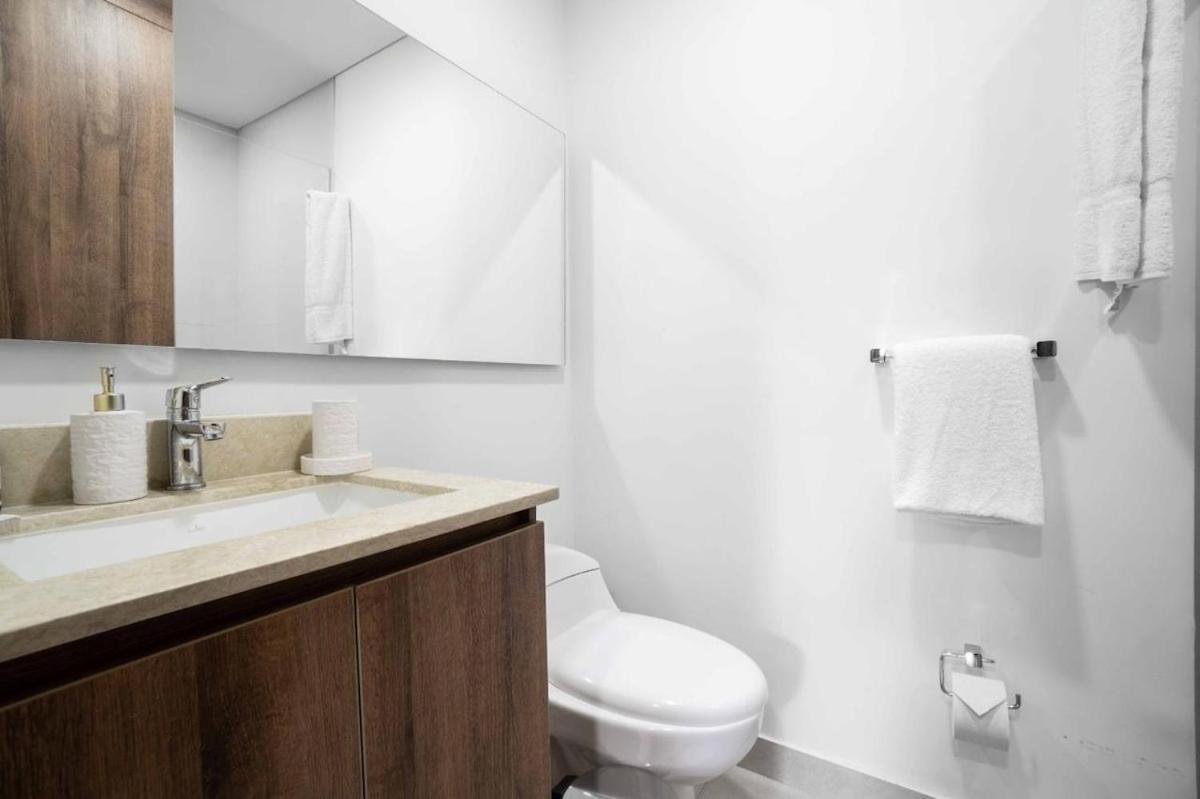 Apartamento Modern Bright 2br-2ba-fast Wi-fi -pool&balcony *