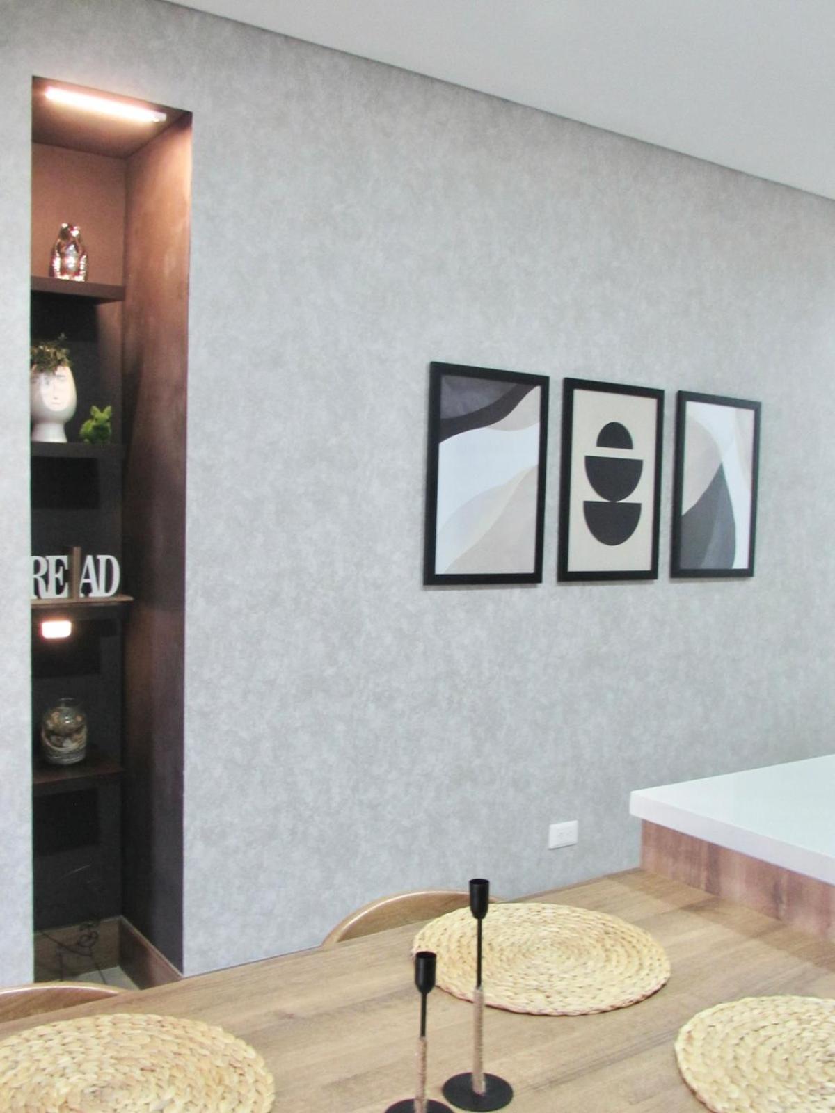 Modern Bright 2br-2ba-fast Wi-fi -pool&balcony Cali