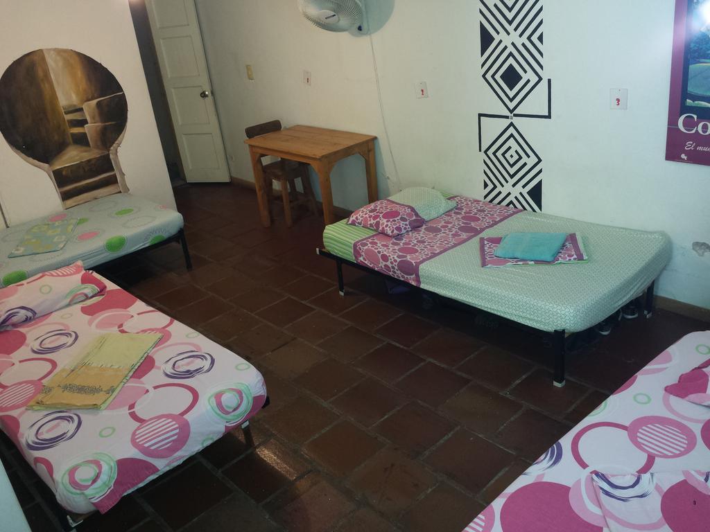 Iguana Guest house Cali