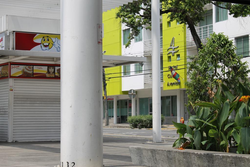 Cuarta Avenida Hotel