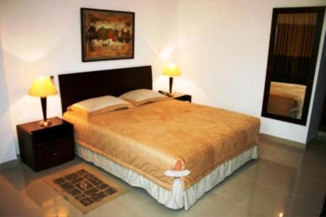 Cuarta Avenida Hotel