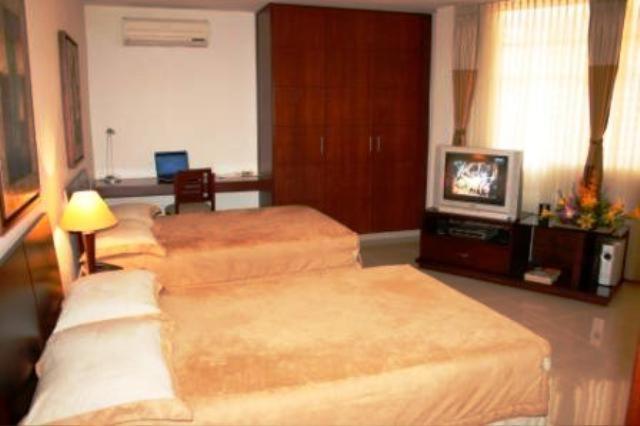 Cuarta Avenida Hotel 3*