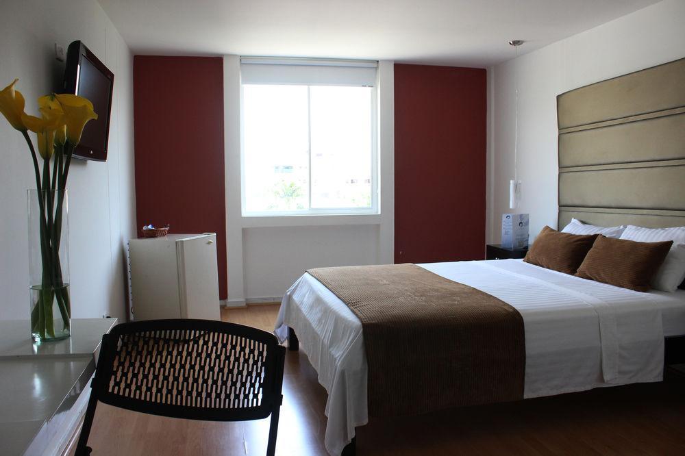 Metropolis Plaza Hotel