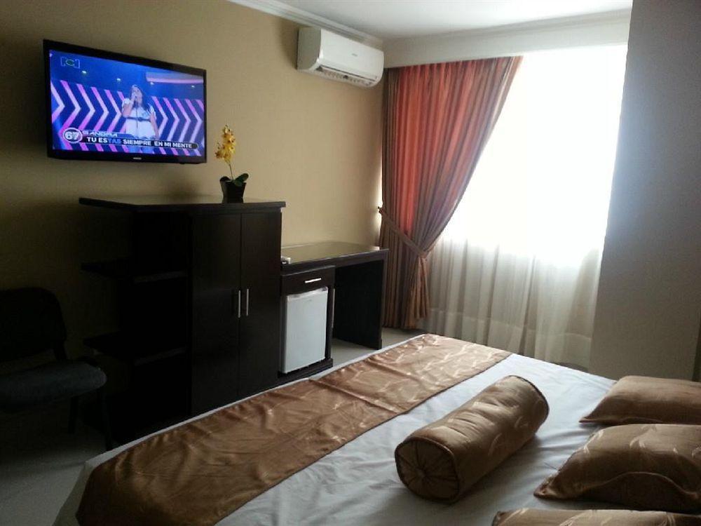 Six Avenue 4*