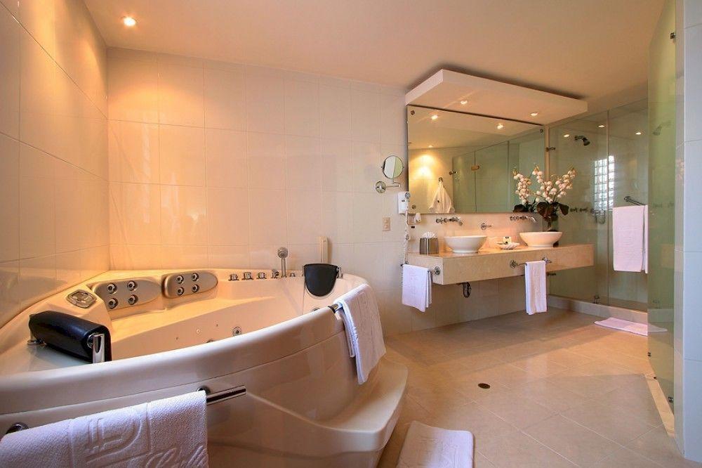 Dann Carlton Hotel