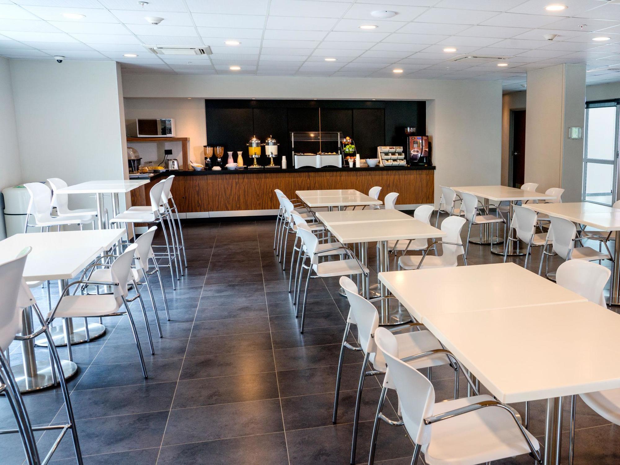 Hotel Express By Marriott Colombia 4*