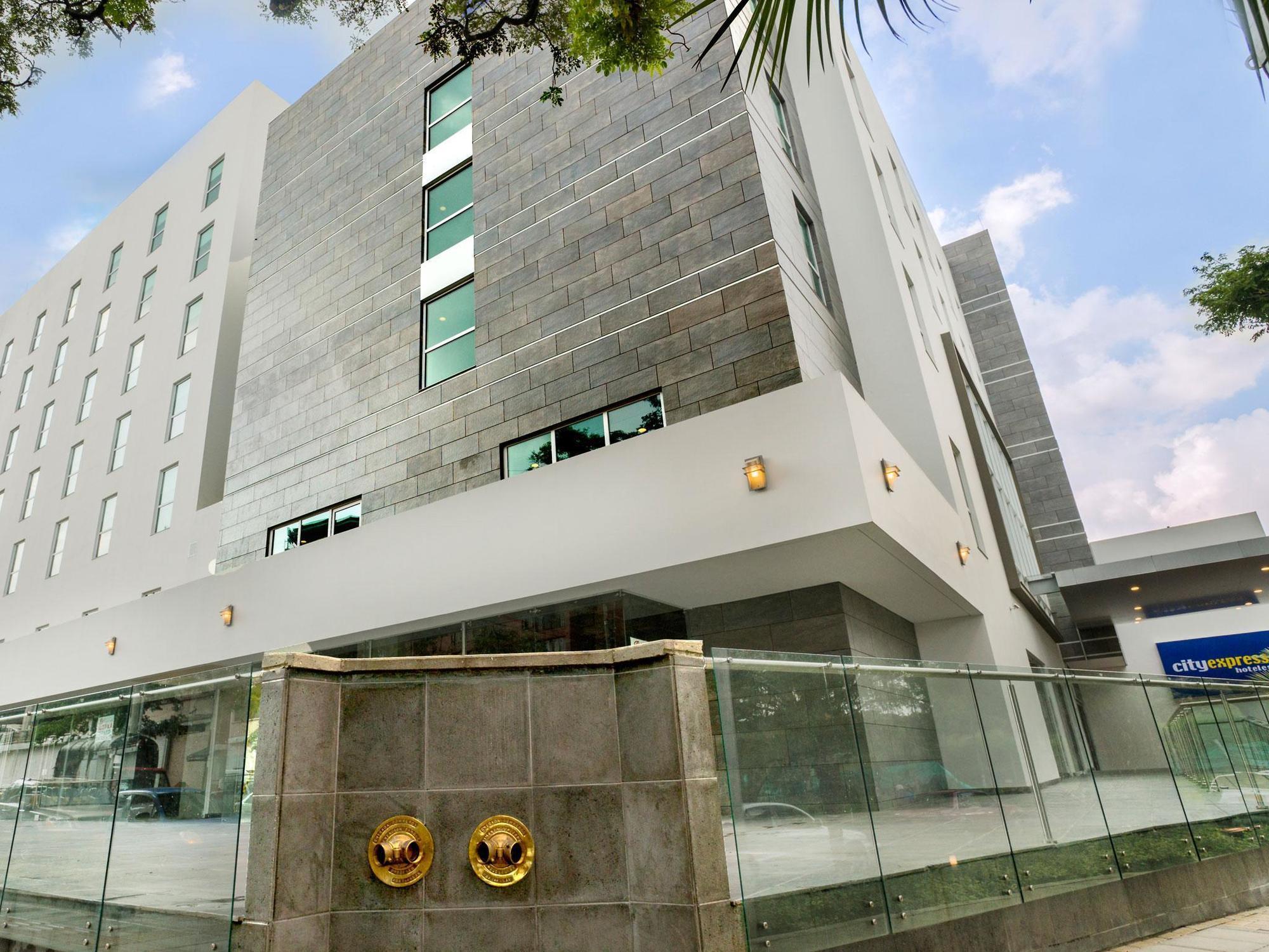 Hotel Express By Marriott Colombia