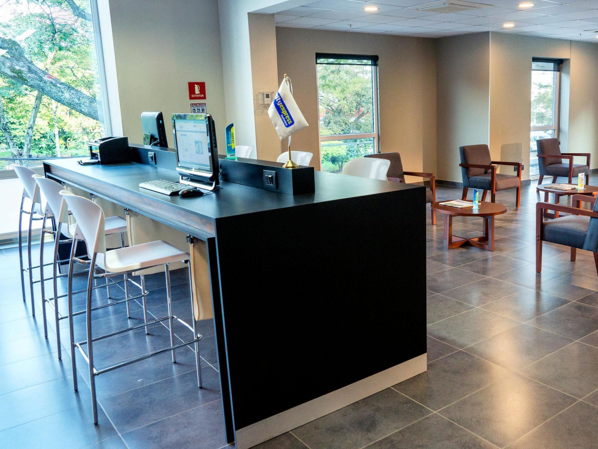 Hotel Express By Marriott Colombia 4*