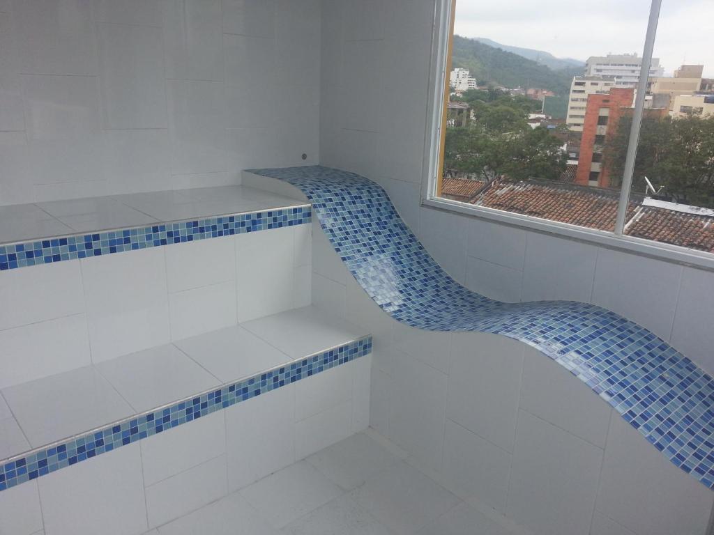 Six Avenue Hotel 4*