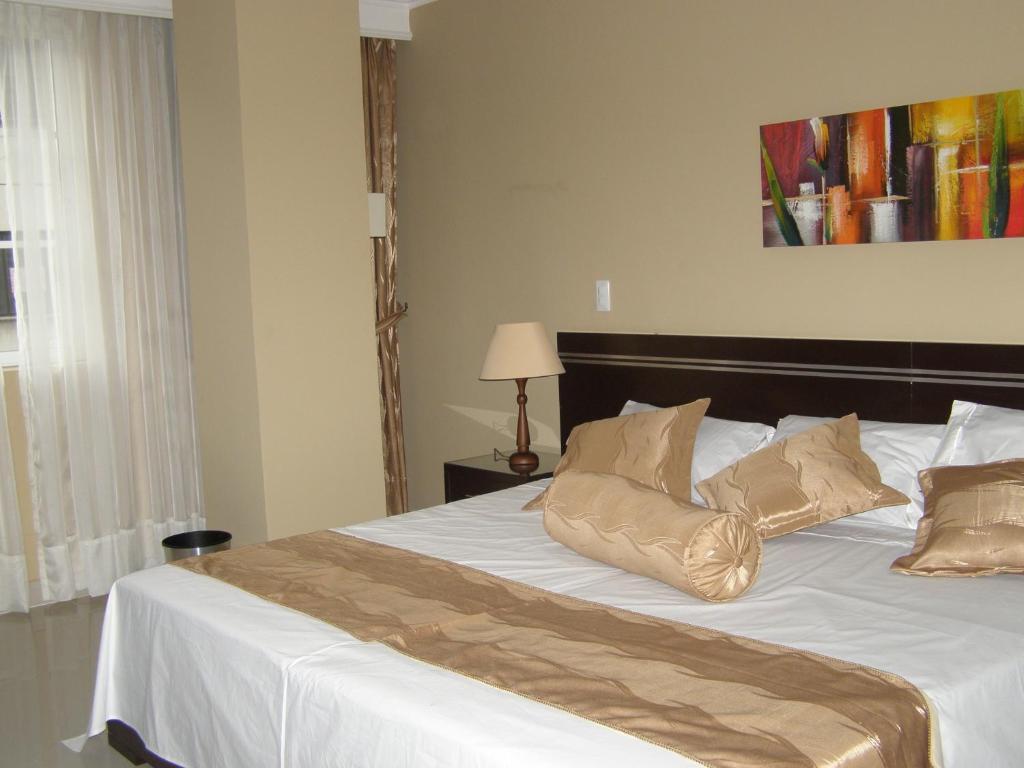 Six Avenue Hotel 4*