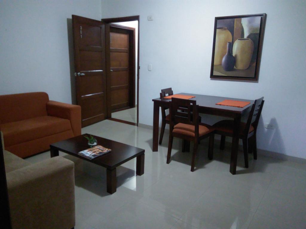 Cuarta Avenida Hotel 3*