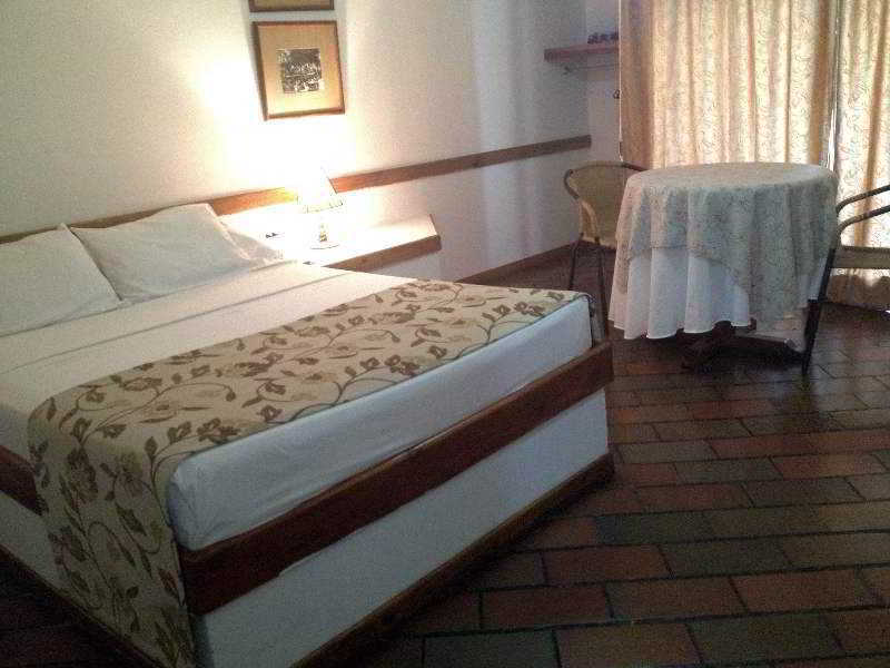 Edificio Neuchabel Hotel Cali