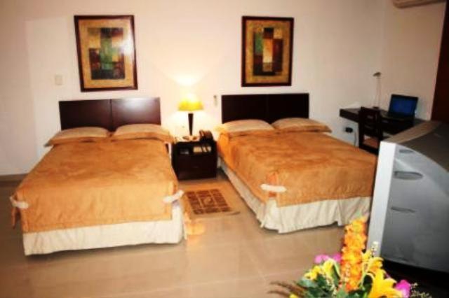 Hotel Cuarta Avenida 3*