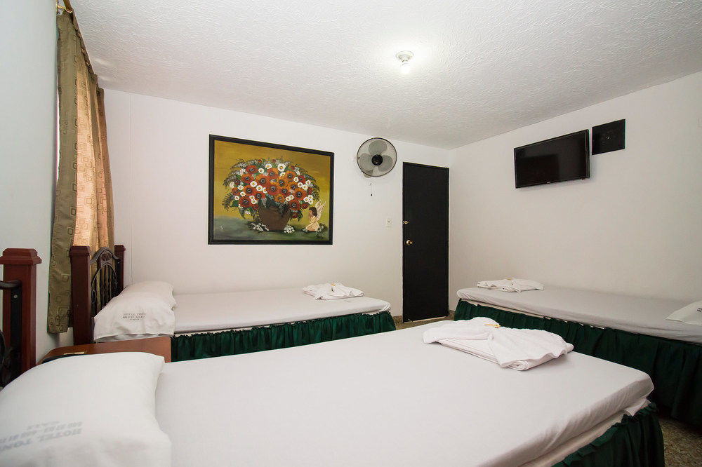 Tone Hotel 2*