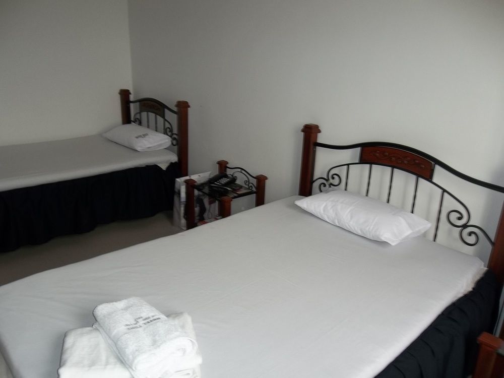 Tone Hotel