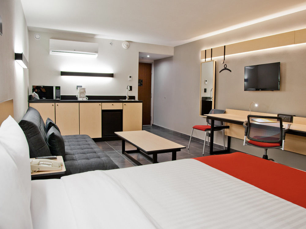 Hotel Express By Marriott Colombia