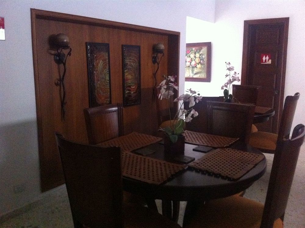 Karlo Hotel 3*