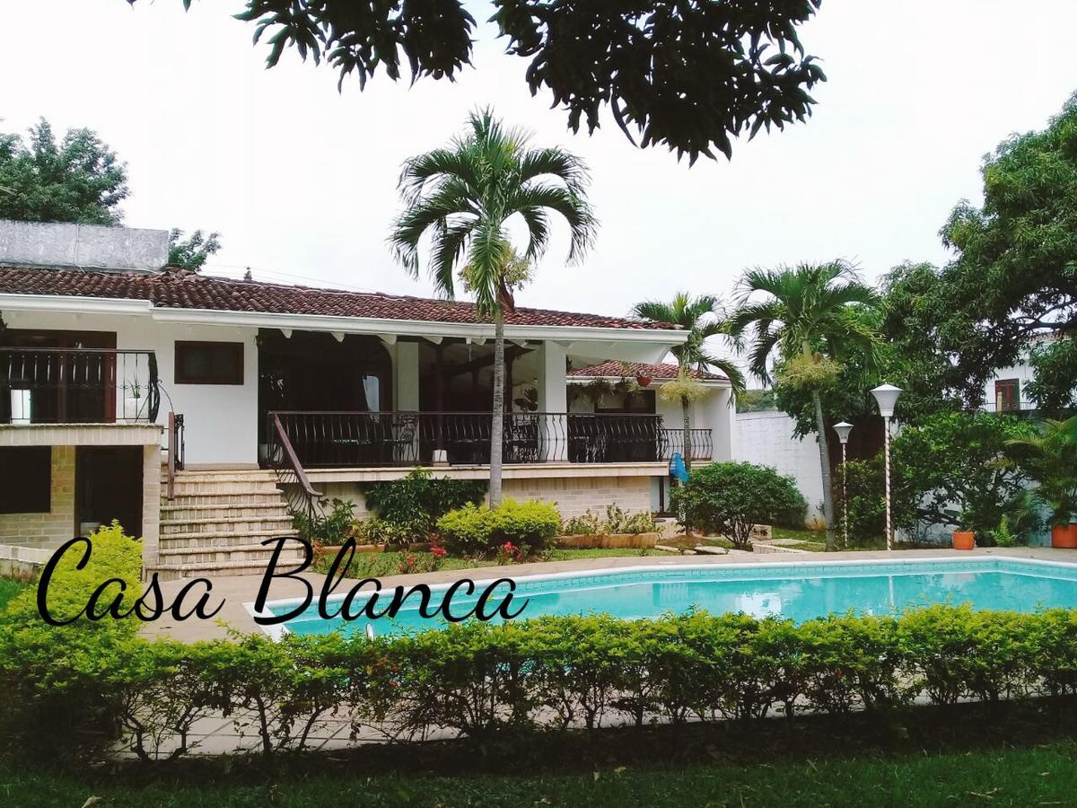 Casa Blanca Hostal *