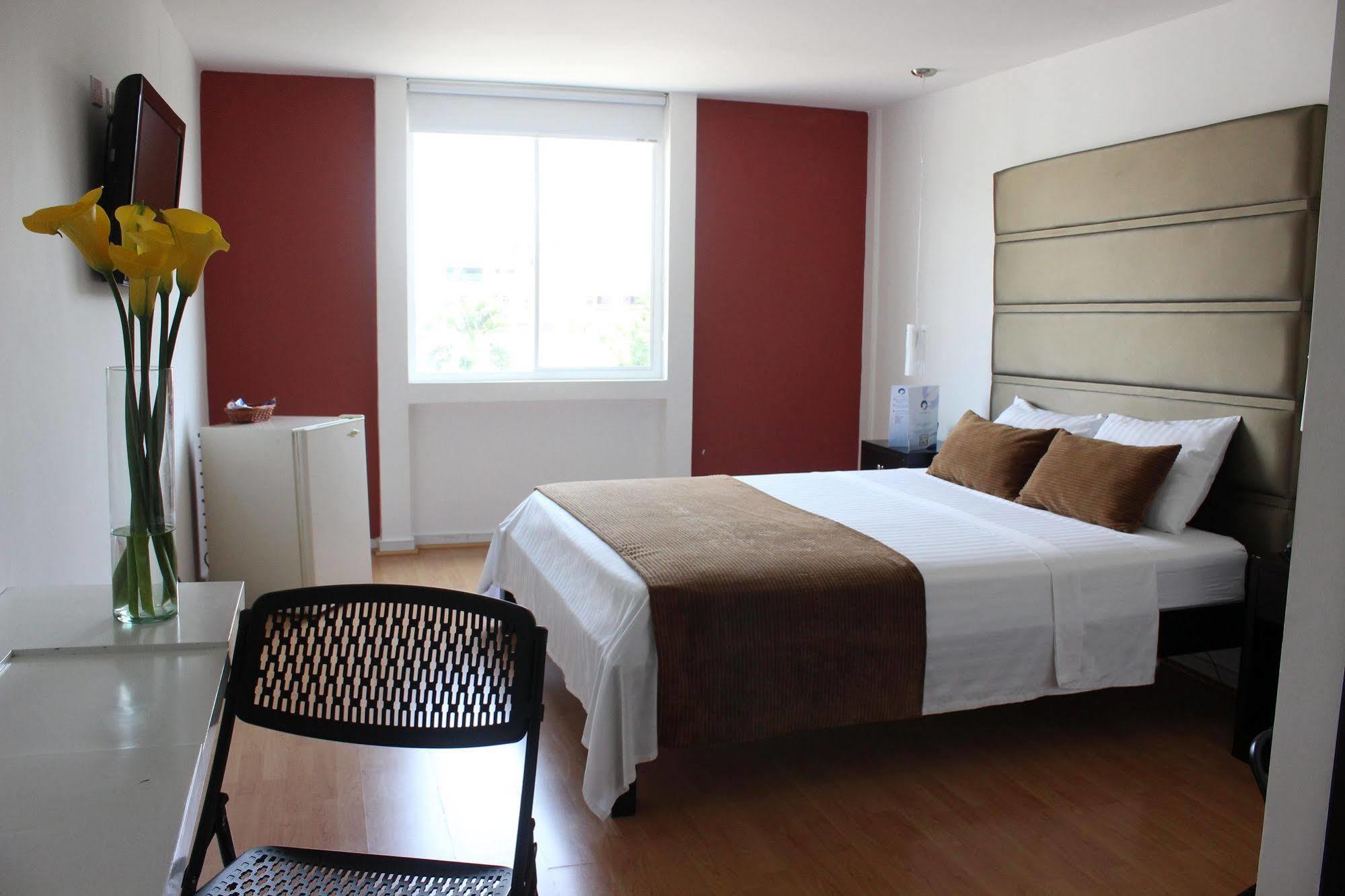 Hotel Metropolis Plaza 3*