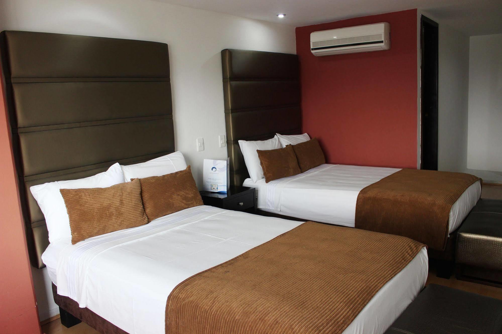 Metropolis Plaza 3*