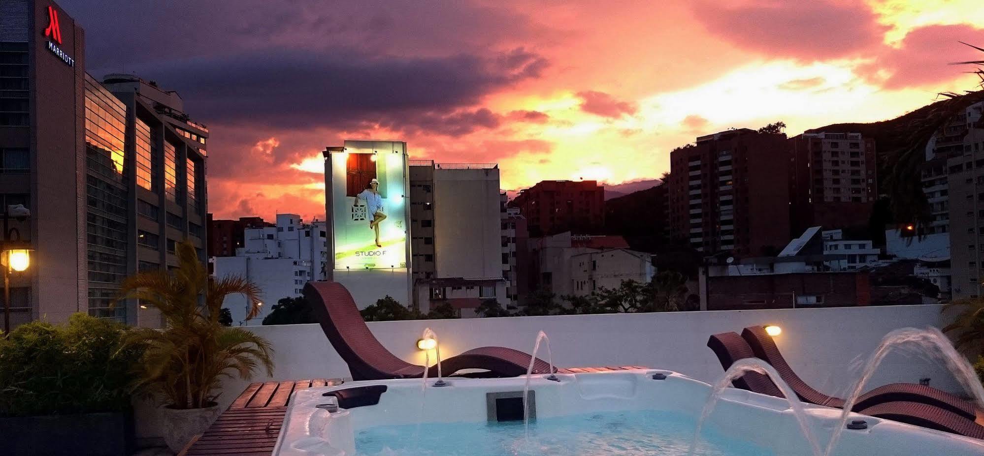 Hotel Aqua Granada Cali