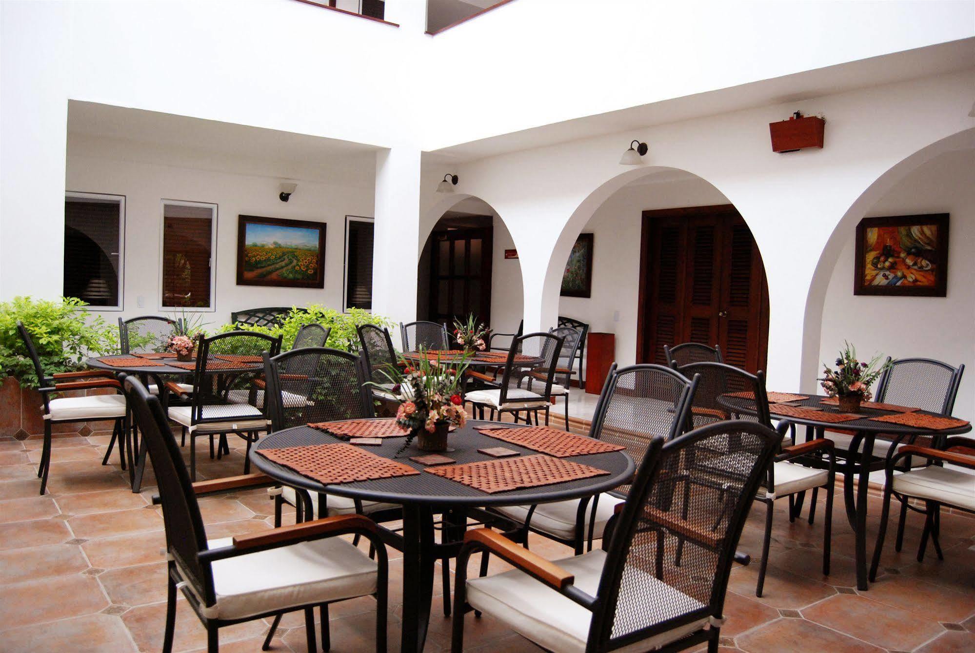 Karlo Hotel 3*