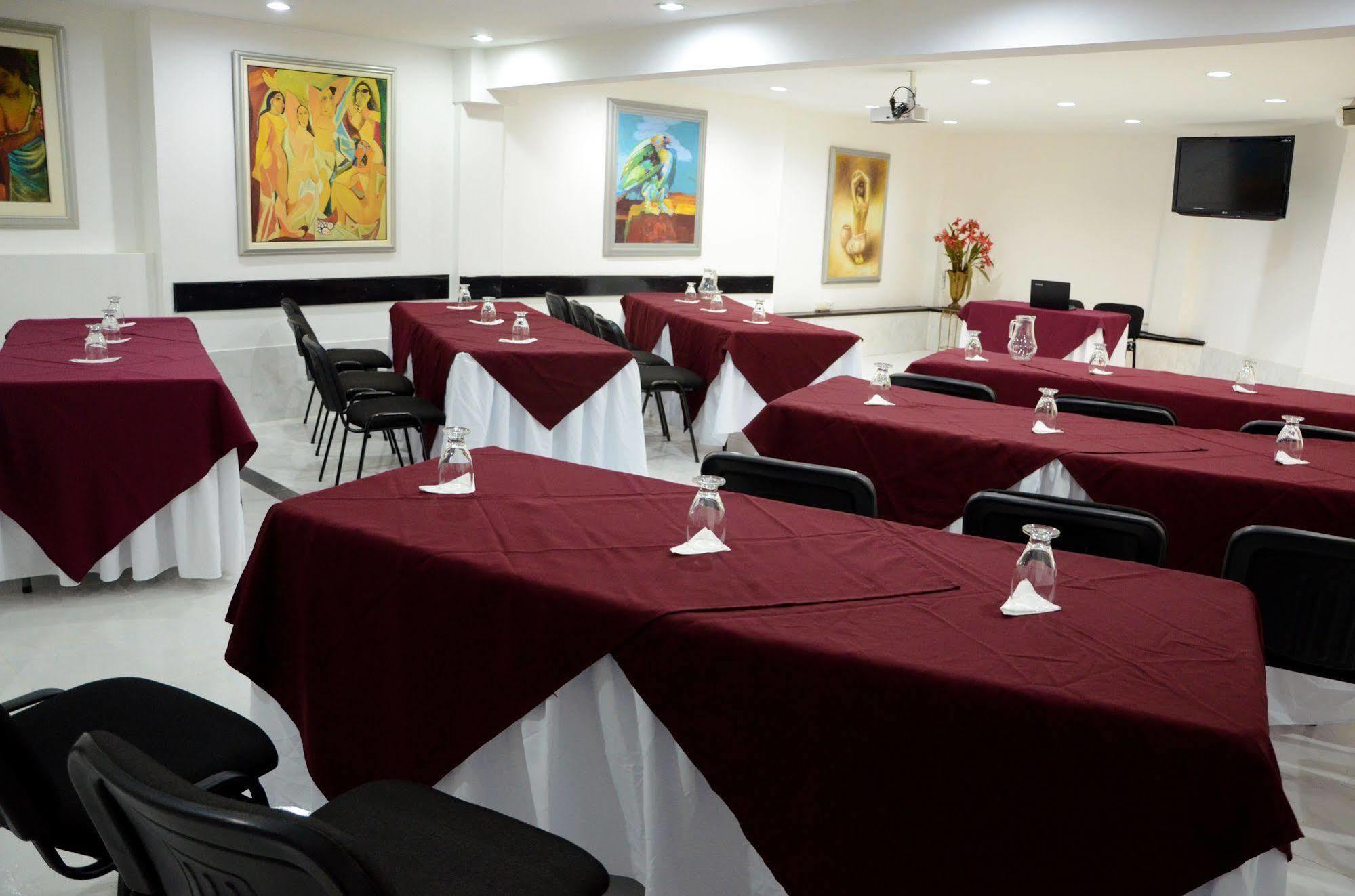 Karlo Hotel Cali