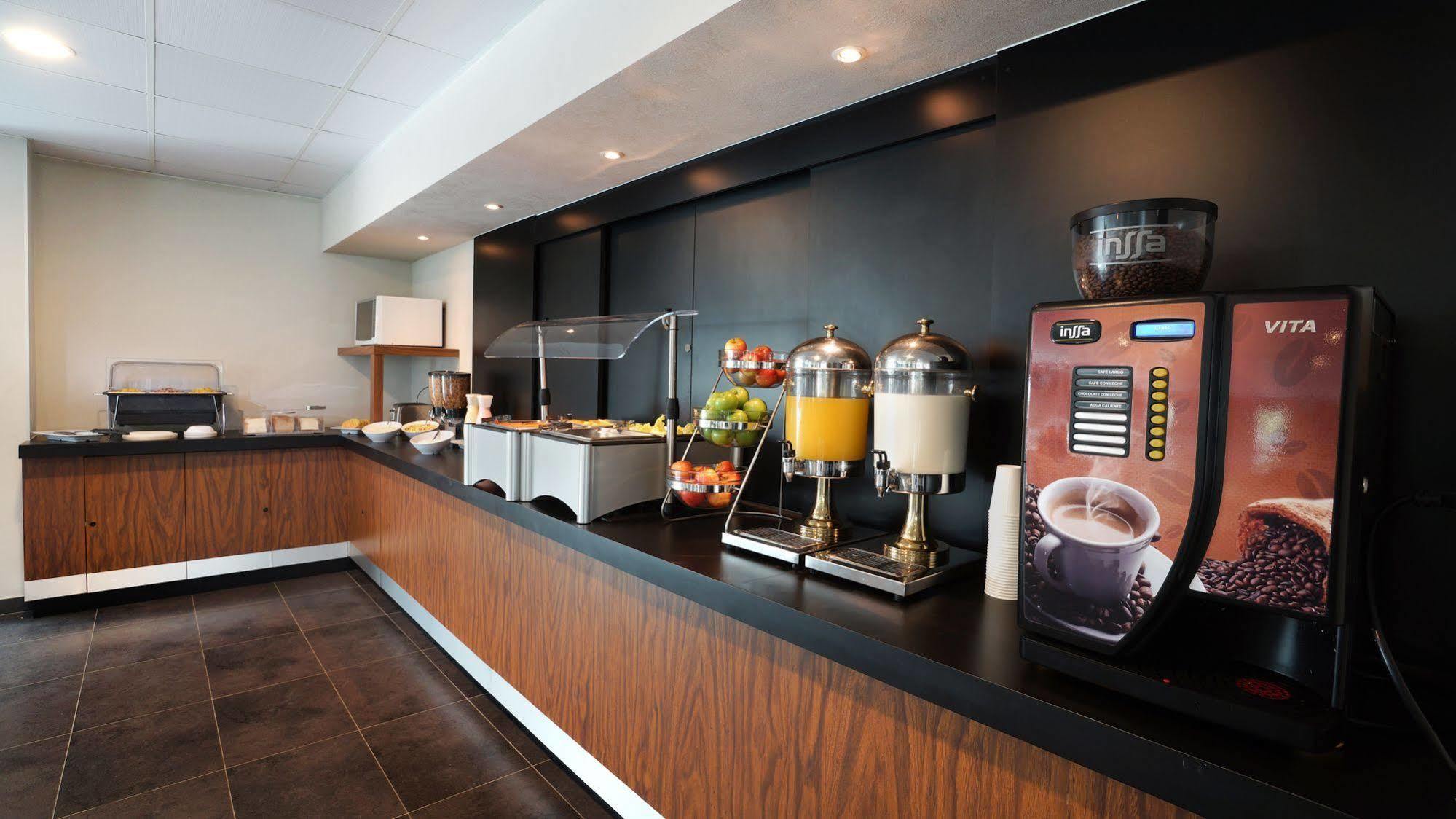 Express By Marriott Colombia Hotel