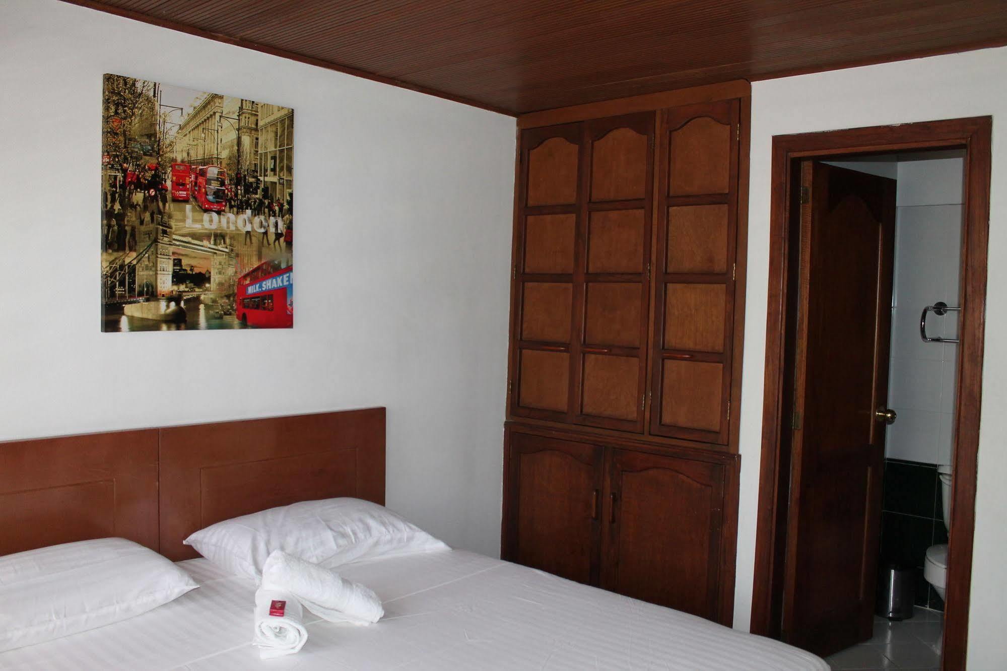 Hotel Pasadena 2*
