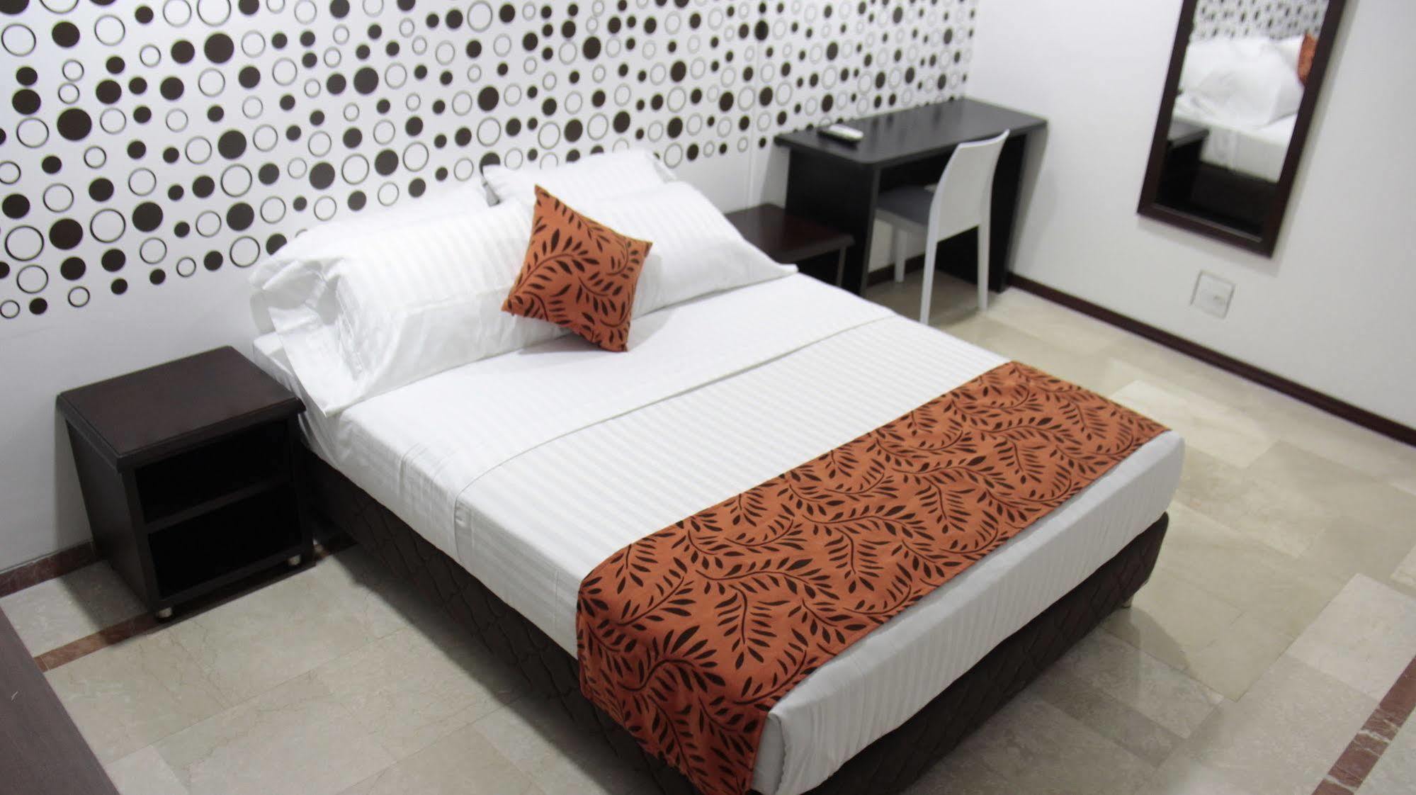 Ingenio Reina Isabel Hotel 4*