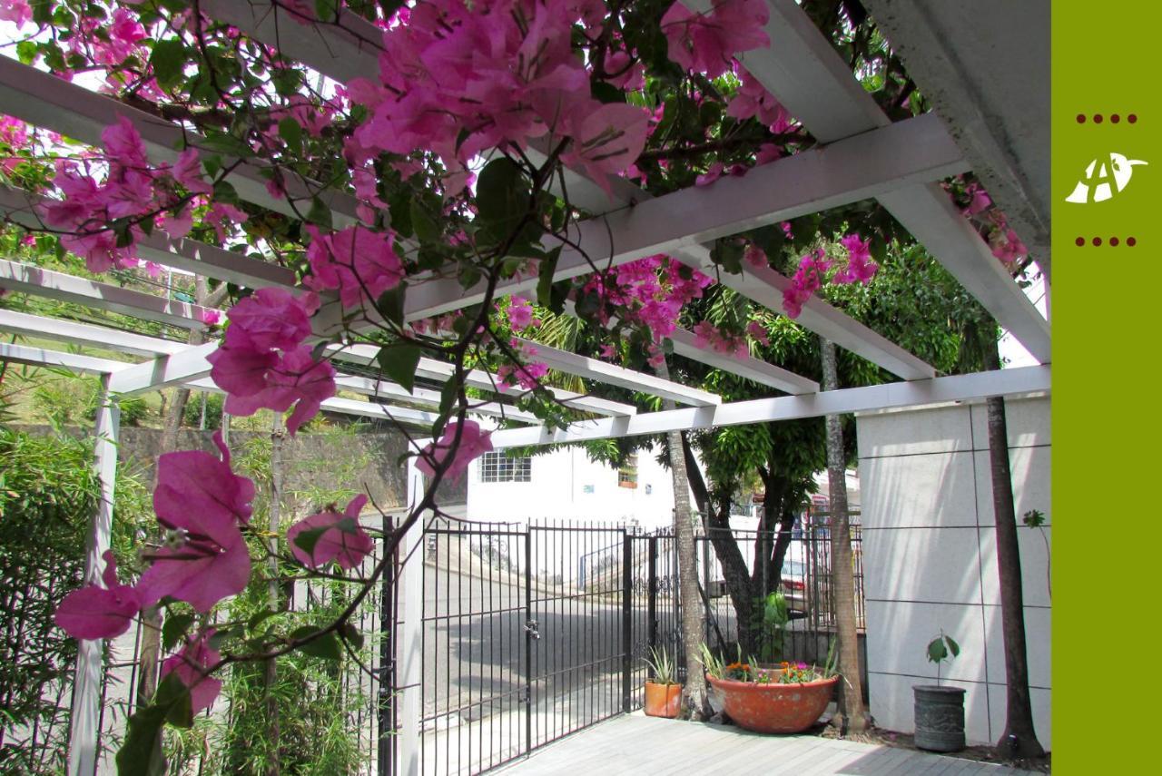 El Aguacate Guest house