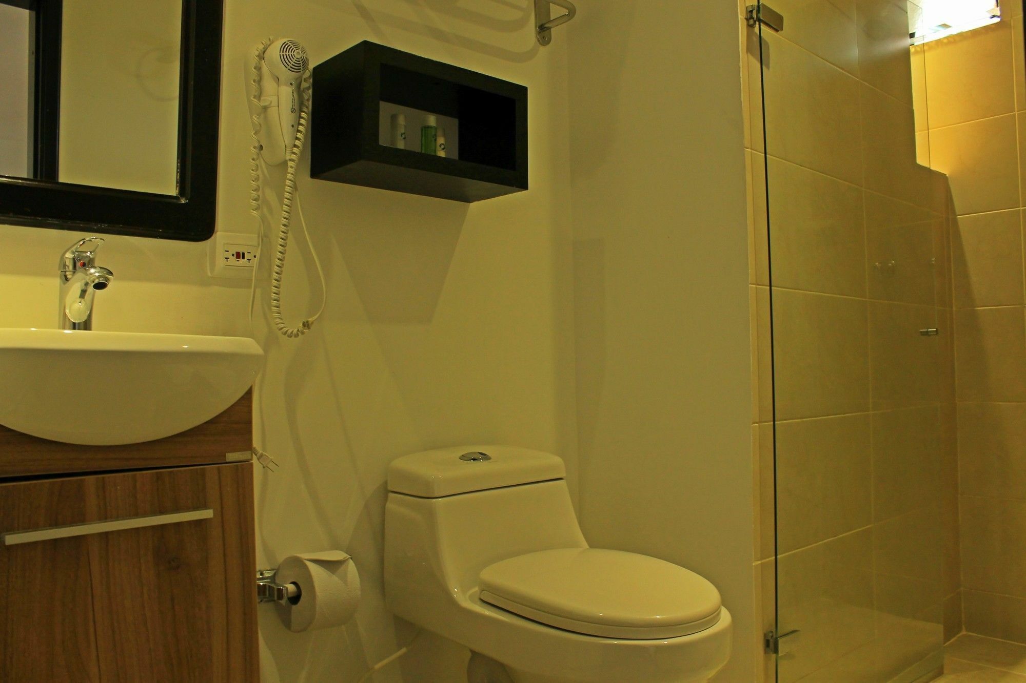 Hotel Metropolis Plaza 3*