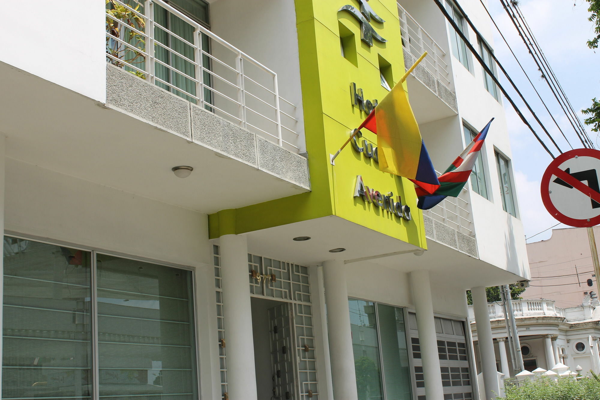 Hotel Cuarta Avenida 3*