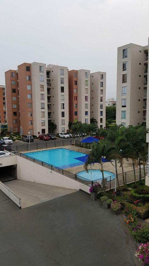 Supercondo! Away From * Cali