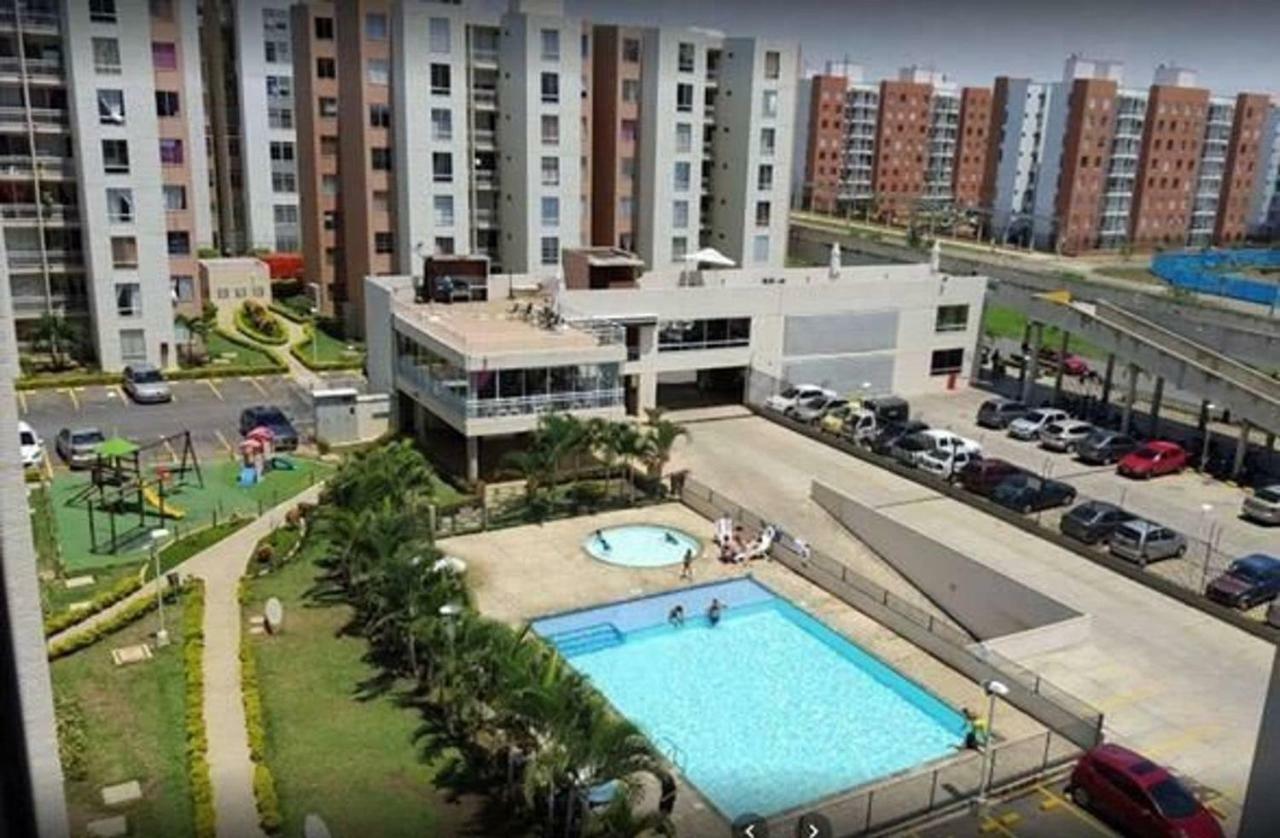 Supercondo! Away From Сasa de vacaciones *