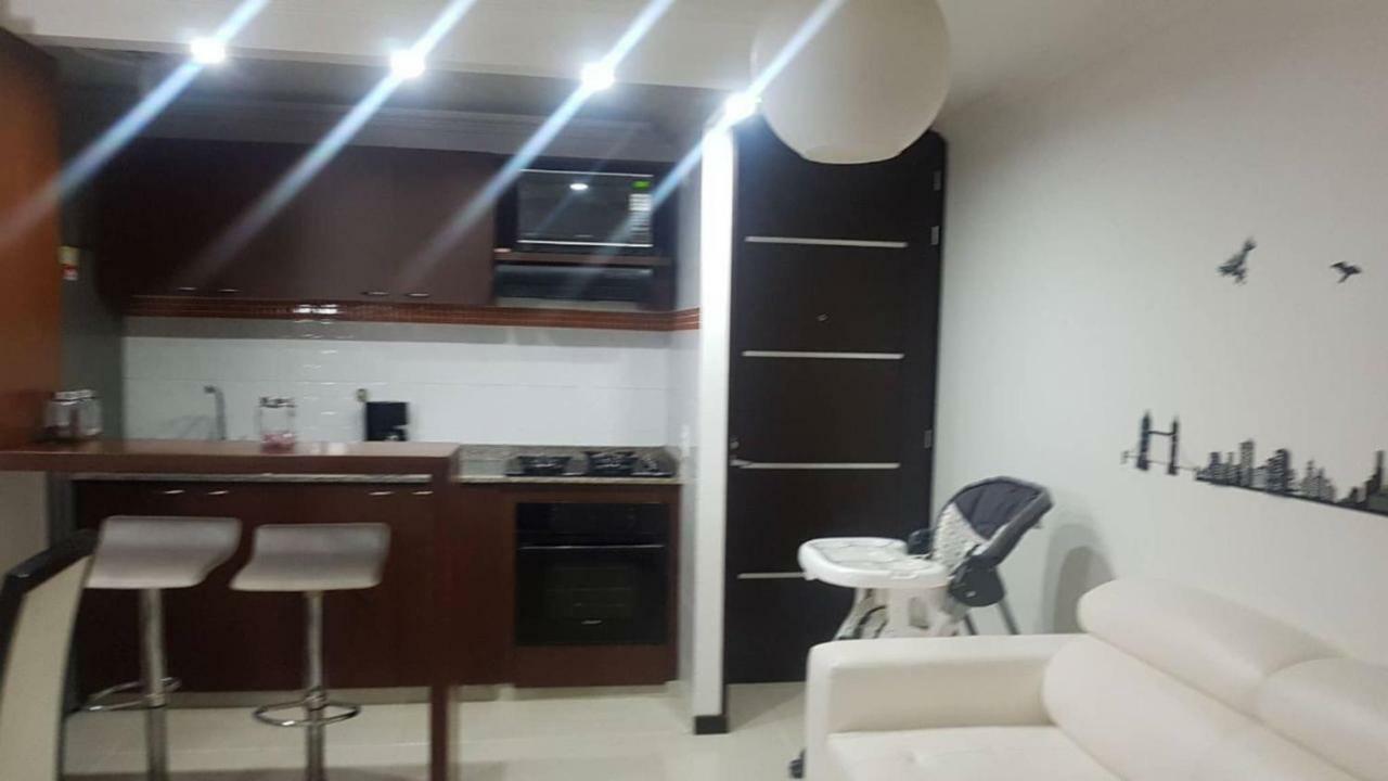 Supercondo! Away From Cali